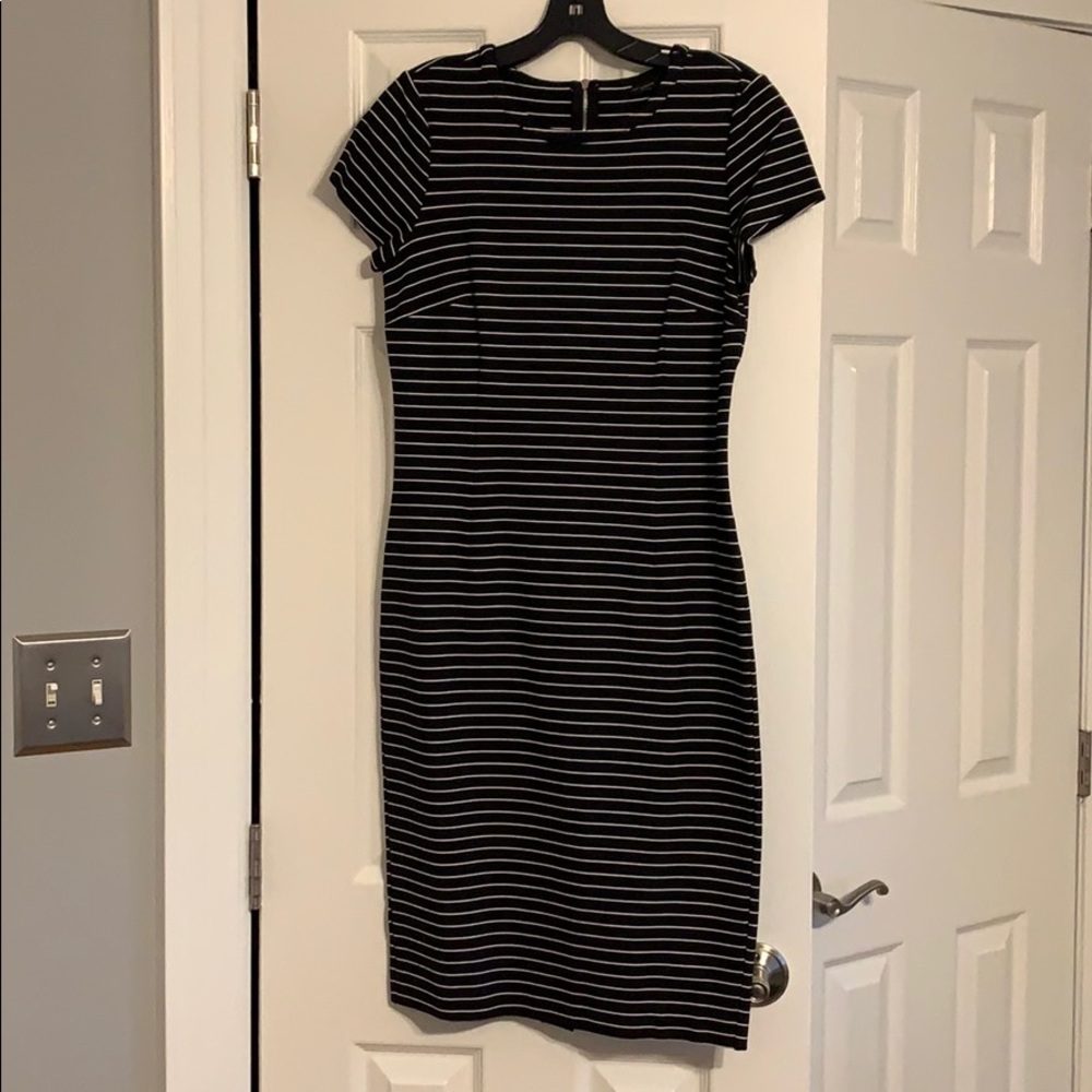 ANN TAYLOR Black and white dress Size Medium